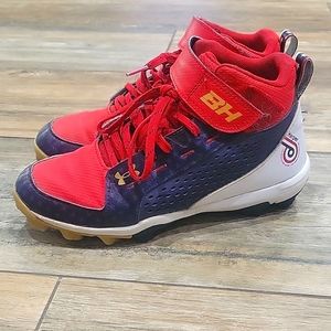 Under Armour Harper Baseball cleats, Boys youth size 5